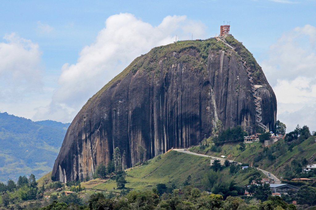 Discovering Medellín: Top Attractions and Travel Tips for 2024